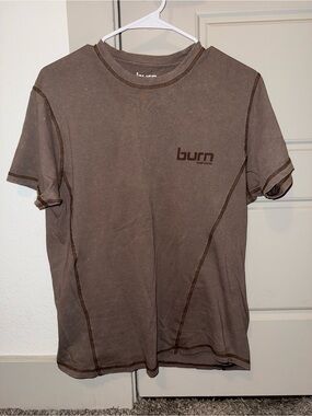 Burn Contrast-Stitched Short Sleeve Crewneck Tee in Brown